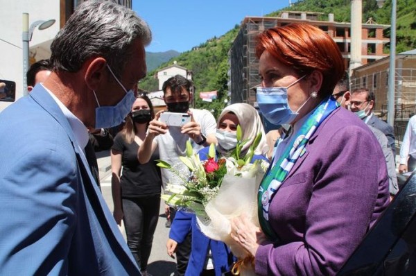 Akşener'in İkizdere Ziyaretinde Arbede Çıktı