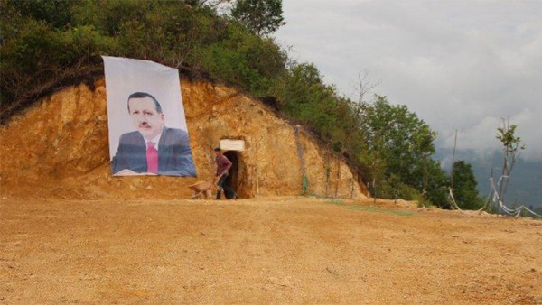 Can Sıkıntısından Dağı Oyup Mağara Yaptı