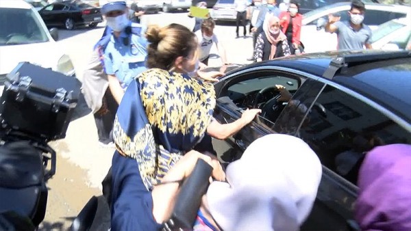 İmamoğlu'na Eyüpsultan'da Saldırı