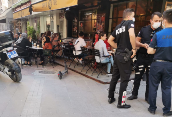 AKP'li Belediyede Kafe ve Restoranlara Polis Destekli Müşteri Özgürlüğü 