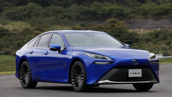 Hidrojen Yakıtlı Otomobil Mirai, Tek Depoyla 1000 Kilometre Yol Gitti