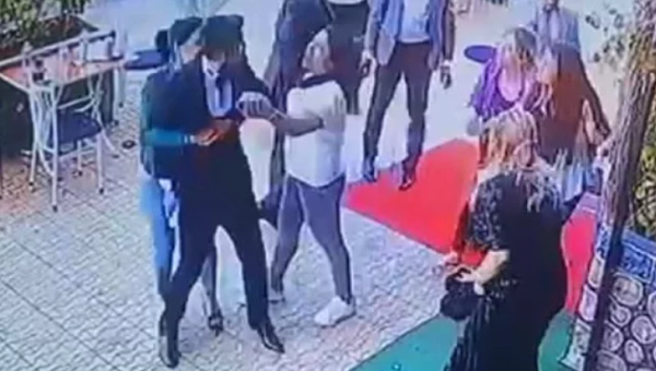 Gelin Saçı Ücretini Beğenmeyen Damat, Kuaförü Darp Etti