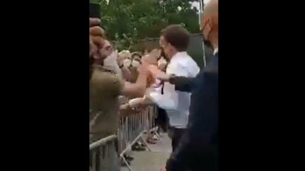 Fransa Cumhurbaşkanı Macron'a Tokat 