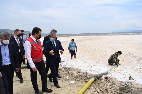 AKP'li Belediye İşçilere Korumasız Olarak Müsilaj Temizliği Yaptırdı