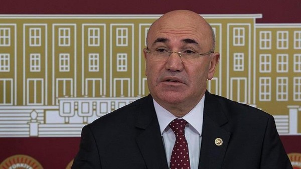 CHP'li Tanal, AKP'nin Talimatıyla Gözaltına Alınan Koyunların Videosunu Paylaştı