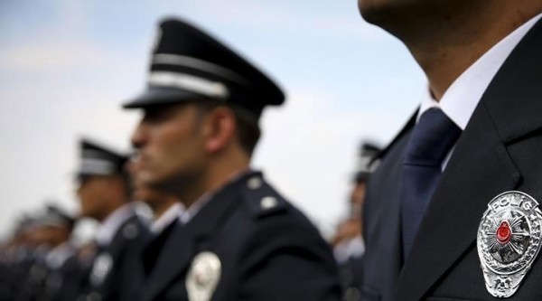 47 Polis Gözaltına Alındı