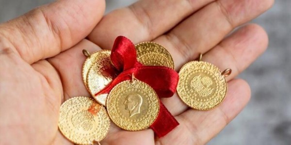 Ekonomisi Şahlanan Türkiye'de Vatandaşlar 'Yarım Gram' Altına Yöneldi