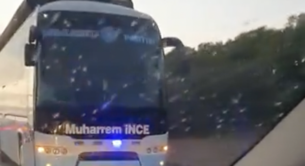Muharrem İnce'nin Seçim Otobüsü Yolda Kaldı