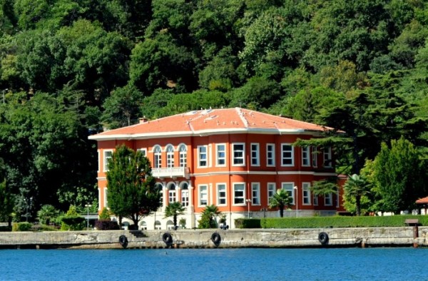 Bakanlığın Kullandığı Yalıya 3 Milyon TL'lik Mobilya
