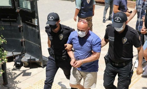 CHP'li Didim Belediye Başkanı'na Beyzbol Sopasıyla Saldıran 7 Kişiden 3'ü Tutuklandı