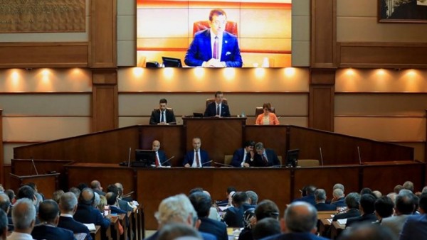 İBB Meclisi İSKİ'nin Su Zammı Teklifini Reddetti