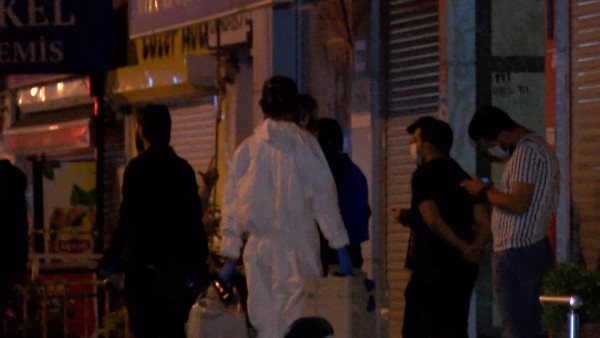 2 Ceset, 1 Not: Bomba Var Yaklaşmayın!