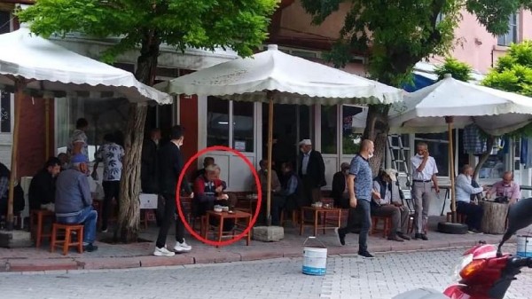 Bıçaklayıp Kaçtıktan Sonra Çay İçerken Yakalandı