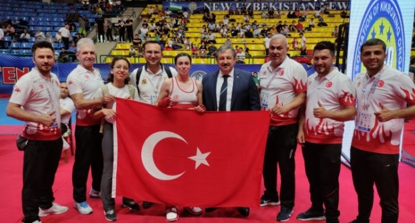 Milli Kick Boksçularımız Özbekistan'da 11 Madalya Kazandı