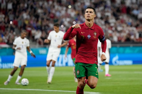 Ronaldo 2 Rekorla Tarihe Geçti
