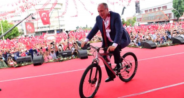 İnce Kılıçdaroğlu'na Canlı Yayında Tartışma Teklifi Yaptı