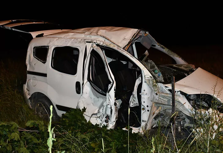 Sivas Yıldızeli'nde Kaza: 1 Çocuk Hayatını Kaybetti 5 Kişi Yaralandı