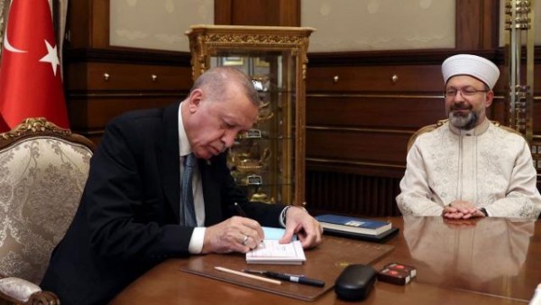 Erdoğan Kurbanını da Diyanet'e Bağışladı