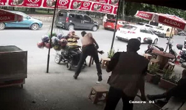 Engelli Bireyi Sopayla Döven Saldırgan Tutuklandı