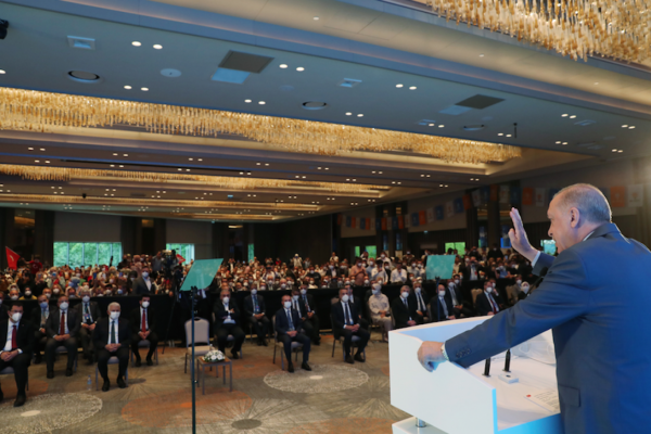 Erdoğan Avrupa'da Aşının Ücretli Olduğu Yalanlarında Israr Ediyor