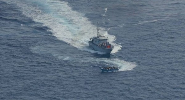 Libya Sahil Güvenliği Göçmen Teknesini Ateş Açarak Durdurdu