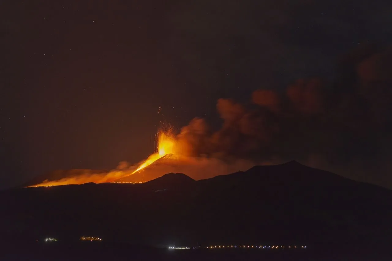 Etna Yanardağı Yeniden Hareketlendi