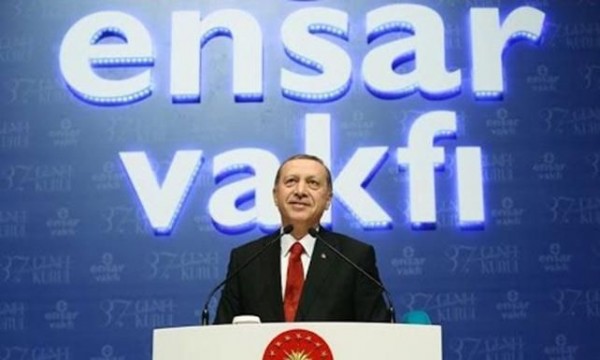 AKP'li Fatih Belediyesi Kurs Düzenletip Ensar'ı Besledi!