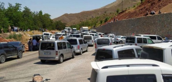 Tütün Üreticilerinin Protestosu Sürüyor: Adıyaman'da Yollar Kapatıldı