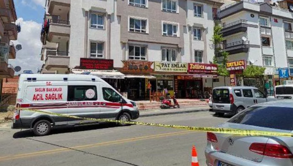 Kızı ile İki Torununu Öldürdükten Sonra İntihar Etti