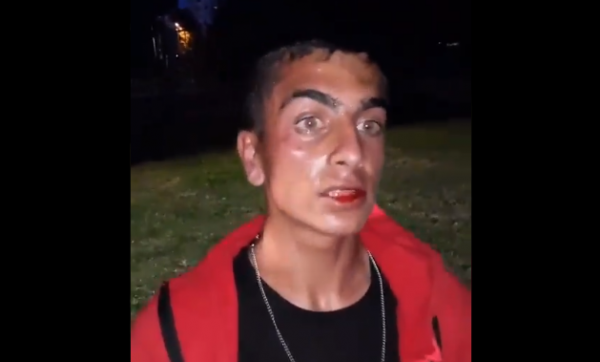''LGBT'li misin Sen'' Dediği Genci Darp Eden Kişiye Meydan Dayağı