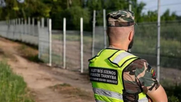 Litvanya, Yasa Dışı Göçmen Yollayan Belarus Sınırına Tel Duvar Çekiyor