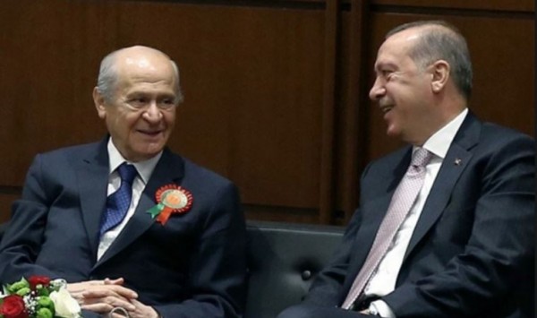 Bahçeli'den Erdoğan'a Romantik Hediye