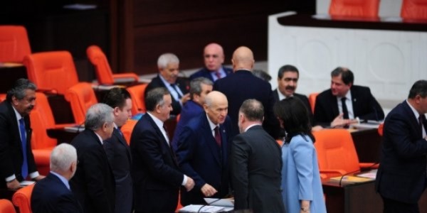 Destici: Meclis'te MHP Dahil HDP'lilerle Herkesin Arası İyi