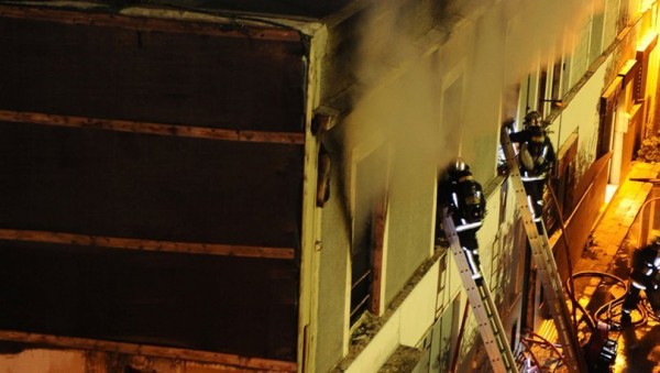 Marsilya'da Bir Apartmanda Yangın Çıktı: 8. Kattan Atlayan 3 Kişi Öldü