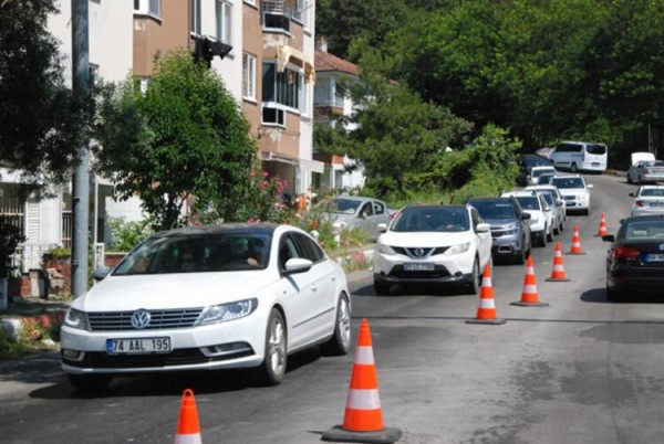 İnkum 'Kelimenin Tam Anlamıyla' Doldu: Araç Girişleri Durduruldu