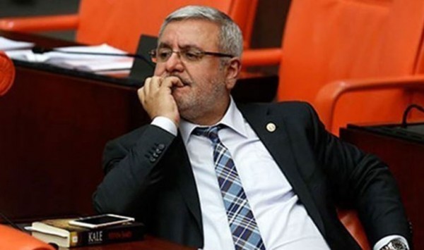 AKP'li Metiner: AKP’de Her Düzeyde Ciddi Bir Kibir-Böbürlenme Sorunu Var