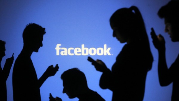 Facebook 'Dua İsteme' Özelliğini Test Ediyor