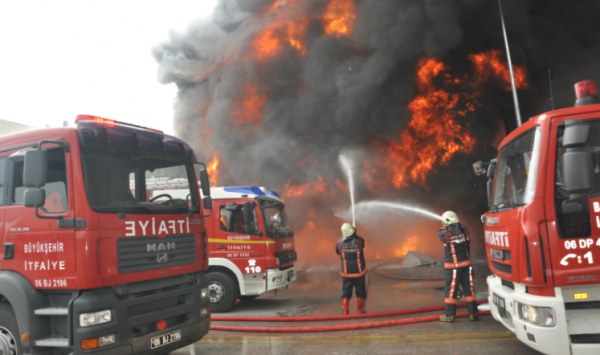Ankara'da Yangına Müdahale Eden Bir İtfaiye Eri Hayatını Kaybetti