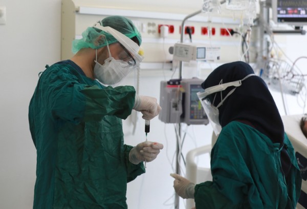 Çin Virüsü 55 Türk'ü Daha Hayattan Kopardı: 14 Bin Yeni Vaka