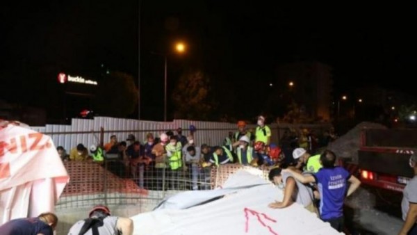 Otomobil Metro İnşaatındaki Boşluğa Düştü: 1 Ölü, 1 Yaralı
