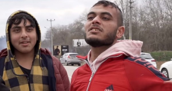 Türkiye'deki Suriyeliler'den 'Gitmiyoruz' Mitingi