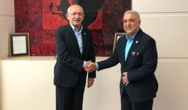 AKP’li Eski Vekil Rüstem Zeydan, Ailesiyle Beraber CHP’ye Geçti