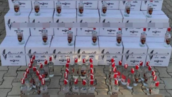 Alanya'da Bir Otelde 1800 Litre Sahte Alkol Ele Geçirildi