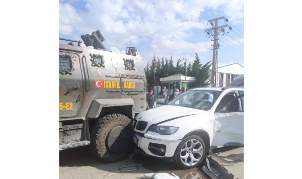 İYİ Partili Lütfü Türkkan'ın Bulunduğu Araç Trafik Kazası Geçirdi