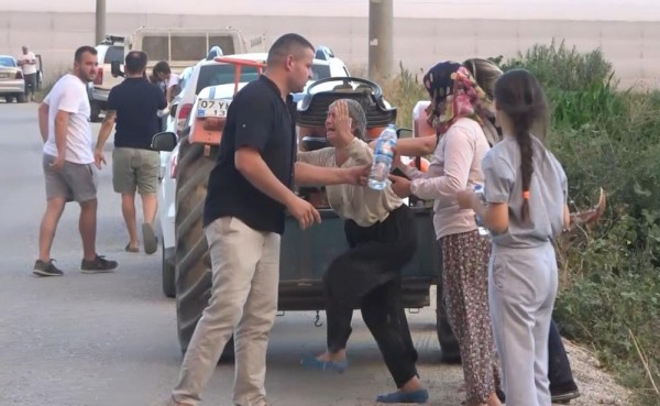 Manavgat'taki Orman Yangınında Serası Yanan Kadının Gözyaşları