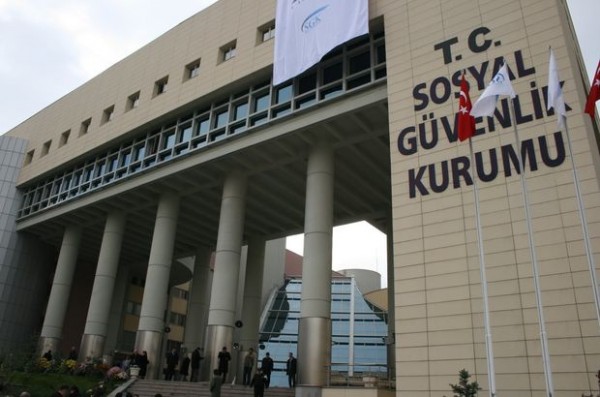 80 Kişiyi Sahte Evrakla Emekli Eden Memur Kendisini İhbar Etti