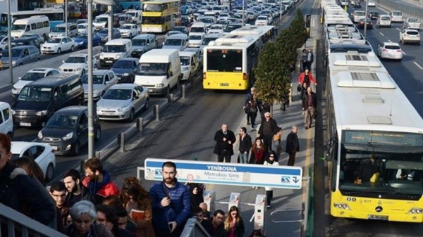 İstanbul'da Toplu Taşıma Ücretlerine Yüzde 15 Zam
