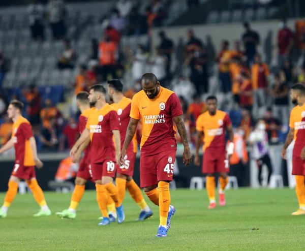 PSV'ye Yenilen Galatasaray Devler Ligi'ne Veda Etti