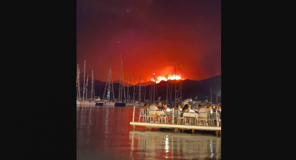 Marmaris'te Kontrol Altına Alınamayan Yangının Ürkütücü Görüntüleri