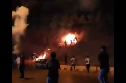 İzmir'de Bir Düğünde Atılan Havai Fişekler Yangın Çıkmasına Neden Oldu